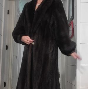 Fur coat genuine mink